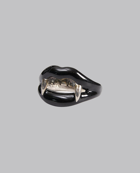 VAMPIRE PINKIE RING BLACK