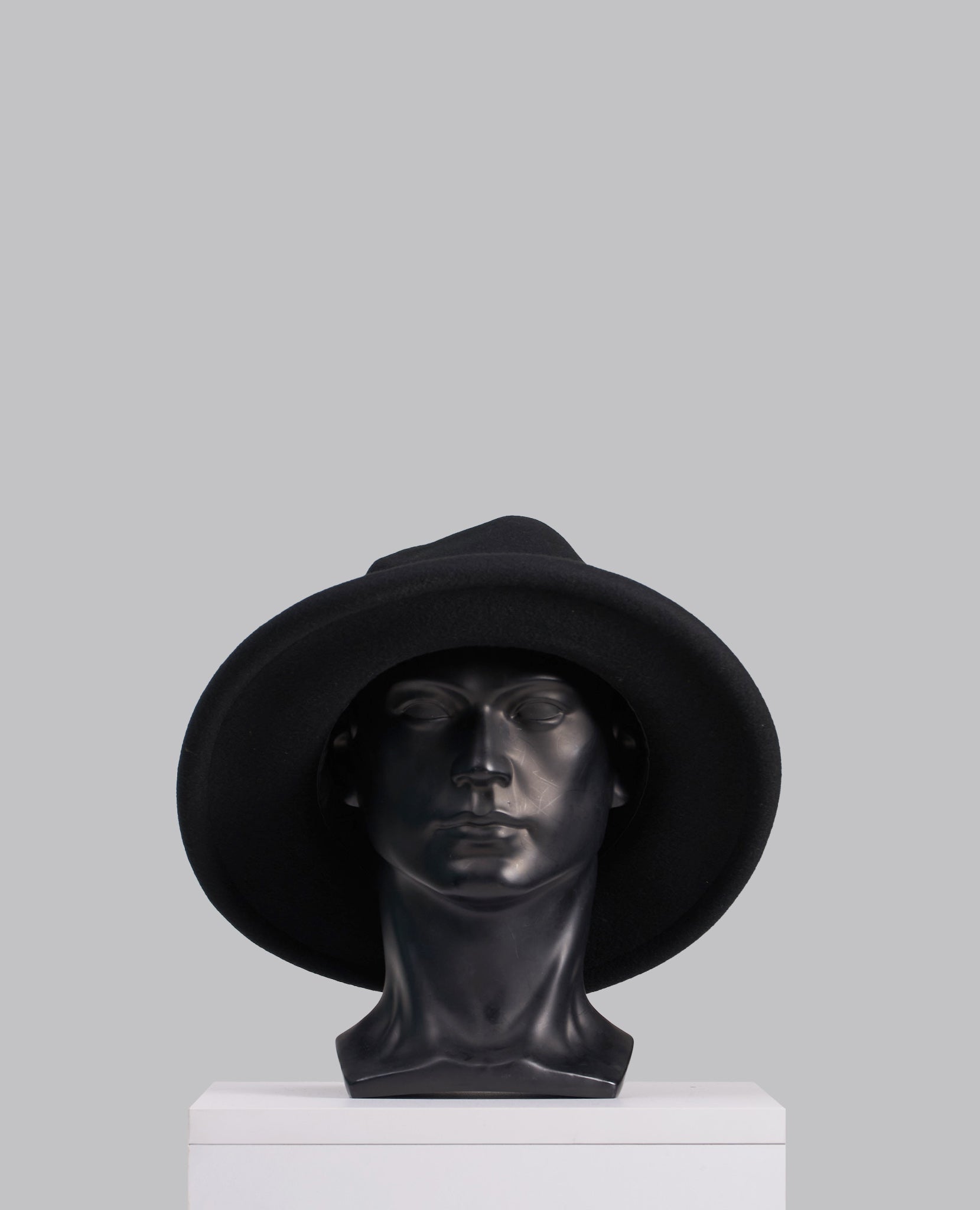 TUBE BRIM PLAIN MOUNTAIN HAT