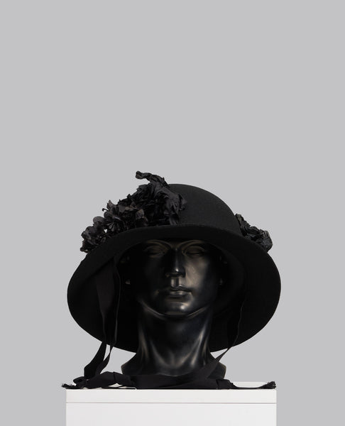 FLOWER DETAIL HAT