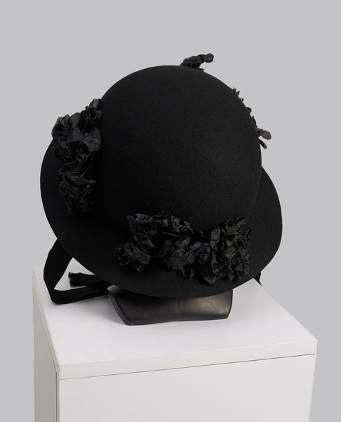 FLOWER DETAIL HAT