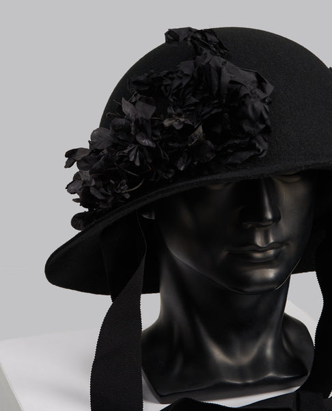 FLOWER DETAIL HAT