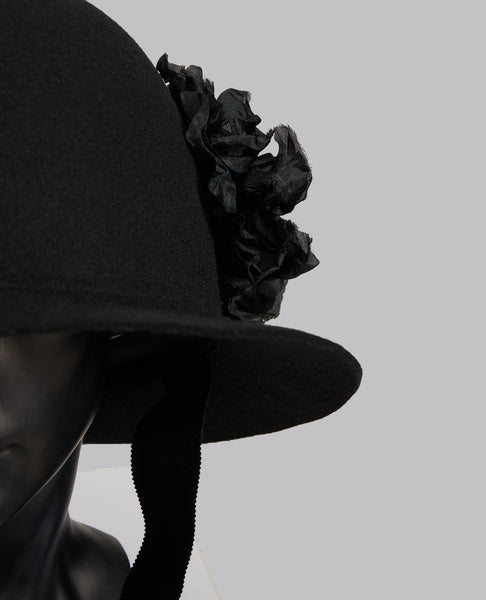 FLOWER DETAIL HAT