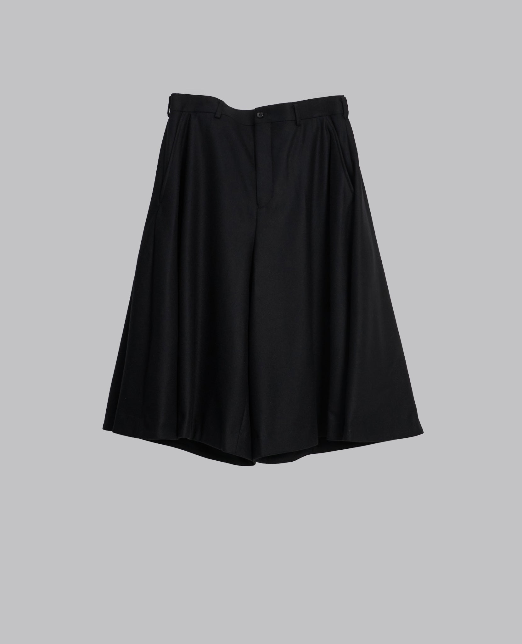 WIDE LEG DRAPED SHORTS