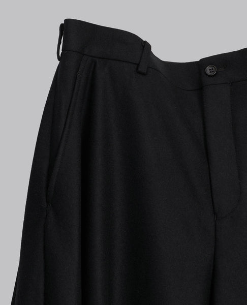 WIDE LEG DRAPED SHORTS