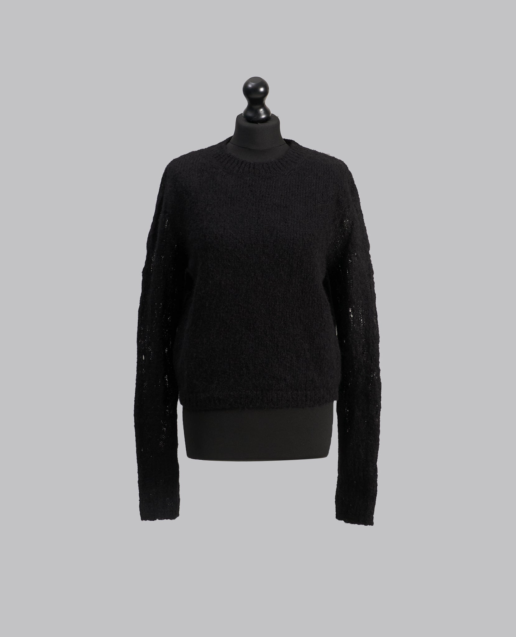 W K 147 SWEATER