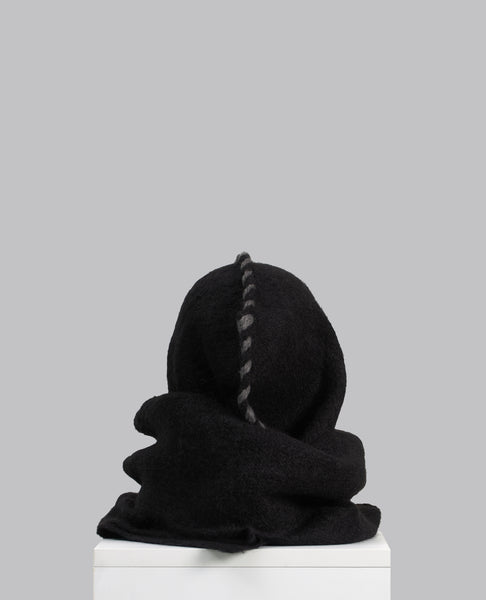 W51 HOODED SCARF