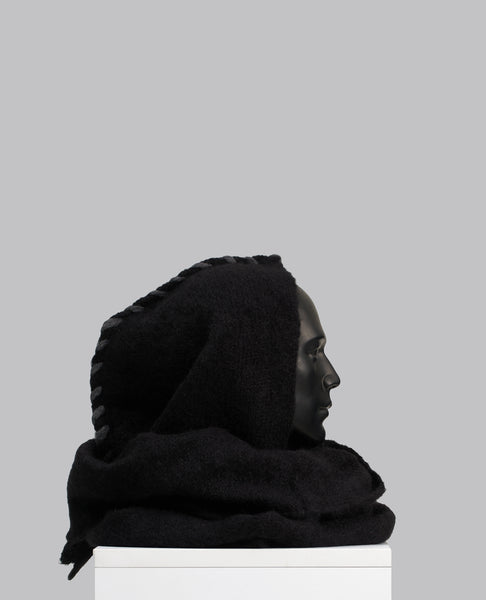 W51 HOODED SCARF