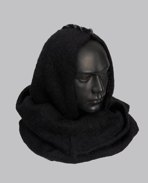 W51 HOODED SCARF