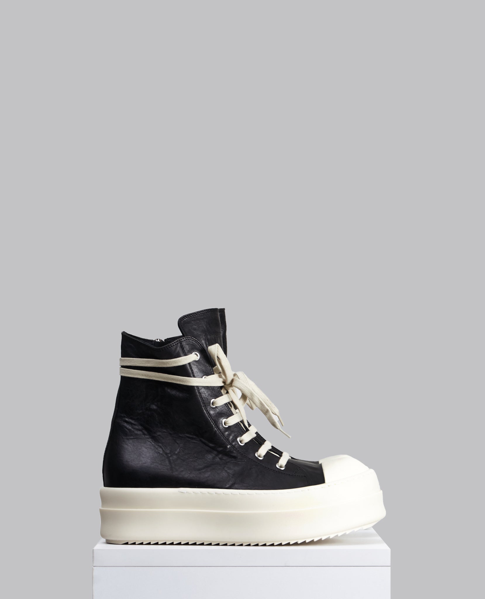 TEMPLE MEGA BUMPER SNEAKS