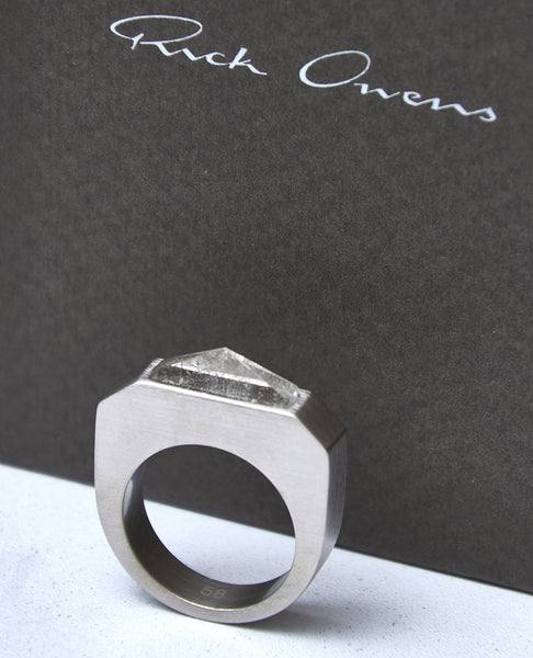 TEMPLE HOLLYWOOD PYRAMID RING