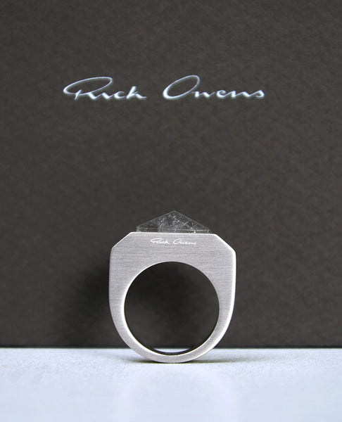 TEMPLE HOLLYWOOD PYRAMID RING