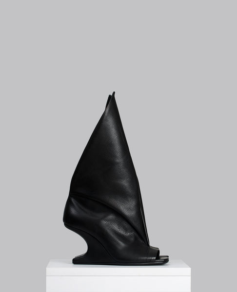 TEMPLE CANTILEVER 8 STRUTTER SANDAL