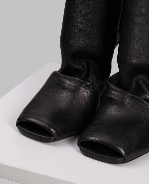 TEMPLE LILIES CANTILEVER 11 BOOT