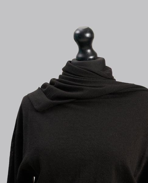 TOWER SCARF TOP