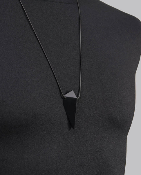 HOLLYWOOD PYRAMID CHARM BLACK