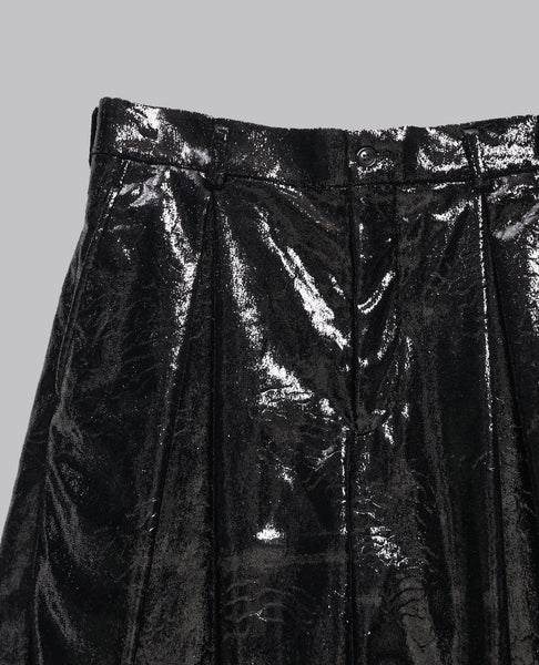 TEXTURED SHINY SHORTS