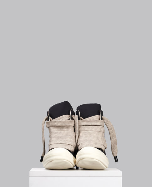 HOLLYWOOD DRKSHDW JUMBO LACE PUFFER SNEAKS