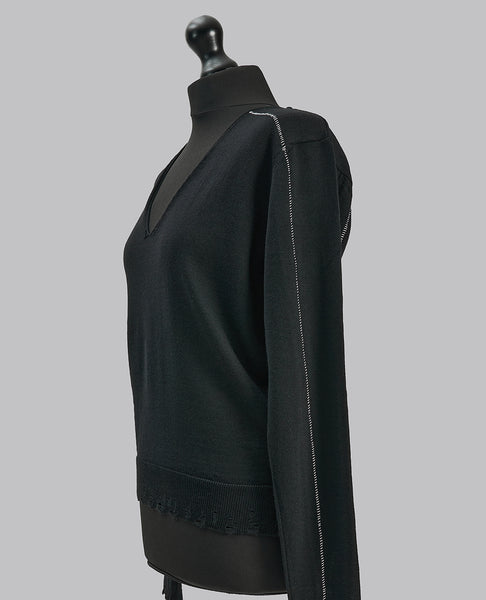 W TS 136 DISTRESSED V-NECK