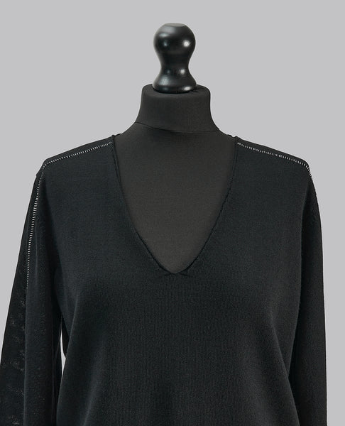 W TS 136 DISTRESSED V-NECK
