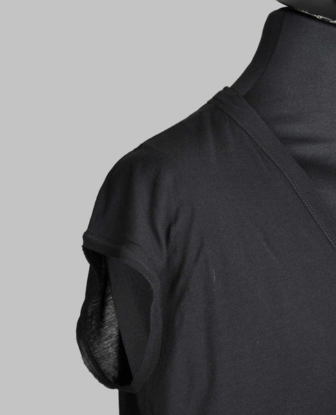 PORTERVILLE DEEP V NECK