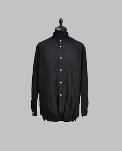 CUT-OUT STAND COLLAR SHIRT