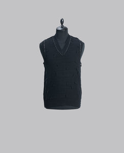 DISTRESSED KNITTED VEST