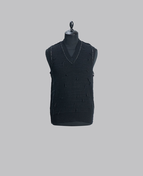 DISTRESSED KNITTED VEST