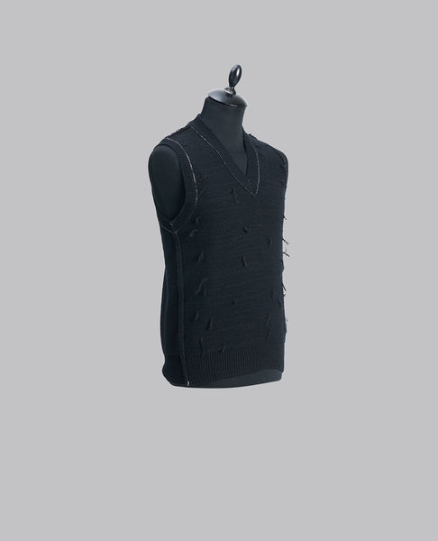 DISTRESSED KNITTED VEST