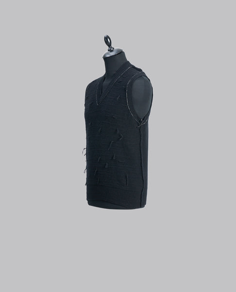 DISTRESSED KNITTED VEST