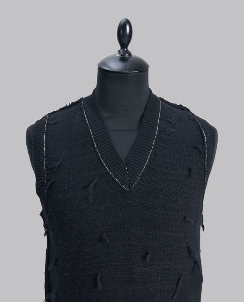 DISTRESSED KNITTED VEST