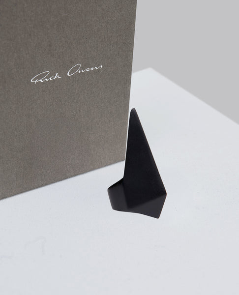HOLLYWOOD PYRAMID RING BLACK