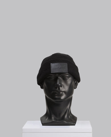 SIGNATURE BADGE BEANIE