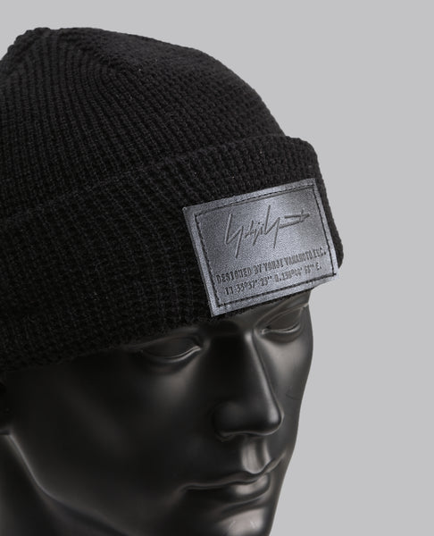 SIGNATURE BADGE BEANIE