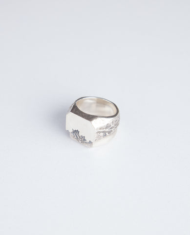 BROKEN LOGO RING